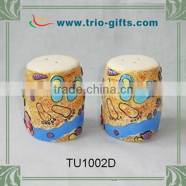 Customized ceramic salt and pepper shaker set