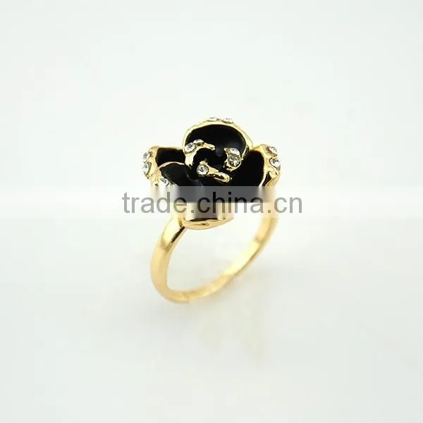 Women accessories gold engagement flower ring with crystal