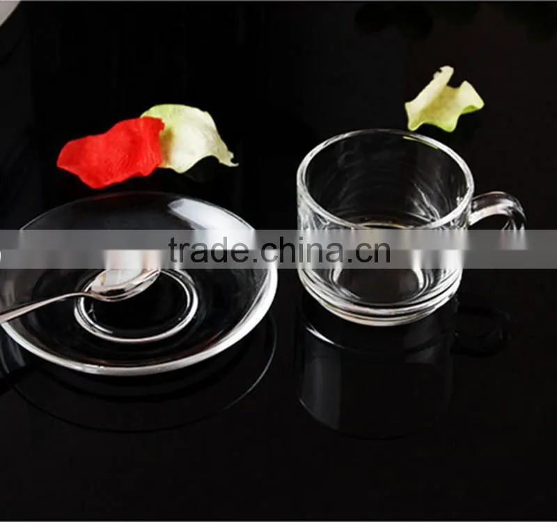 clear glass coffee mug with handle