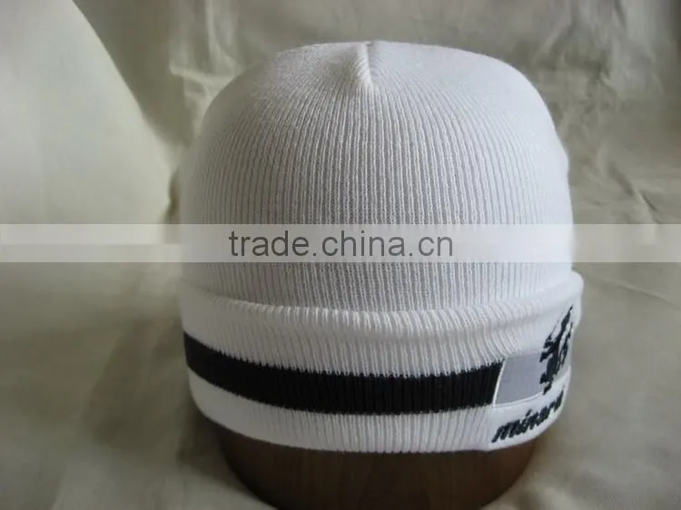 white softtextile wholesale knitted scarf beanie and glo