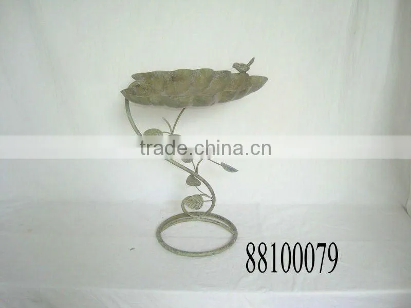Novelty bird feeders