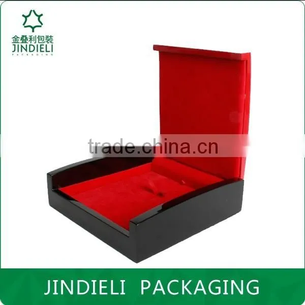 fashion red and black bright paint jewellery box packaging