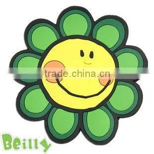 2013 the most famous popular fashion design smart silicone cup mat
