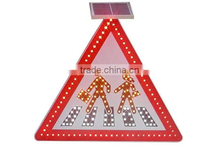 Solar powered road traffic led traffic warning light