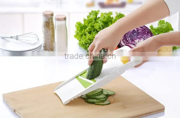 2016 New Kitchen Rectangle Grater/Slicer/Cutter/Shred with Five Blades
