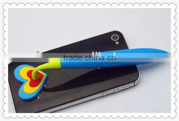 Magnetic floating pen