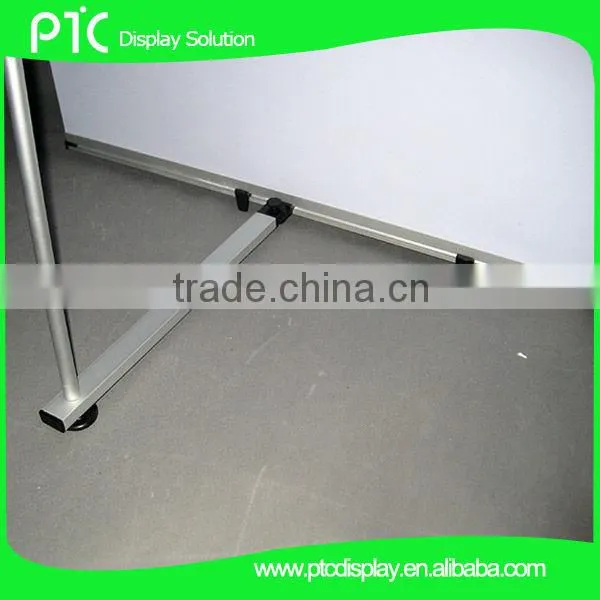 L banner stand display