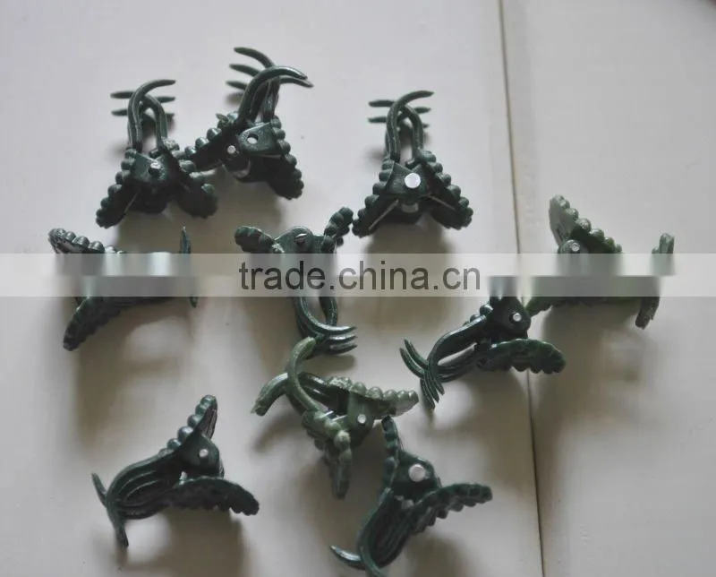 green daisy plant clip