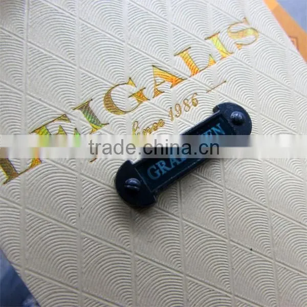 Debossed Diamond Grain Hangtags With String