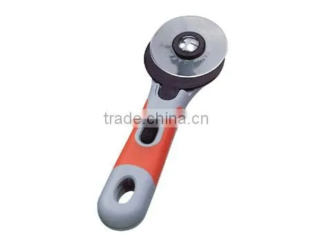 RC-26 NEW ROTARY CUTTER WITH CUSHION GRIP 60MM