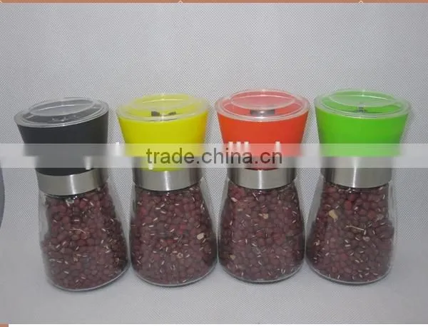 kissing salt and pepper set