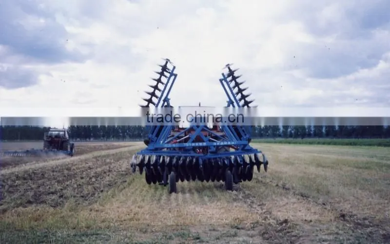 Light hydraulic compact tractor disc harrow
