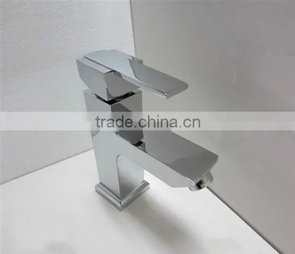 Solid Brass Chromed faucet Single Handle kitchen water heater tap
