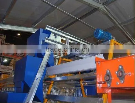 Automatic chicken feeding machine