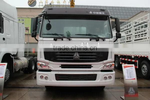 high quality SINOTRUK HOWO garbage container lift truck for sale