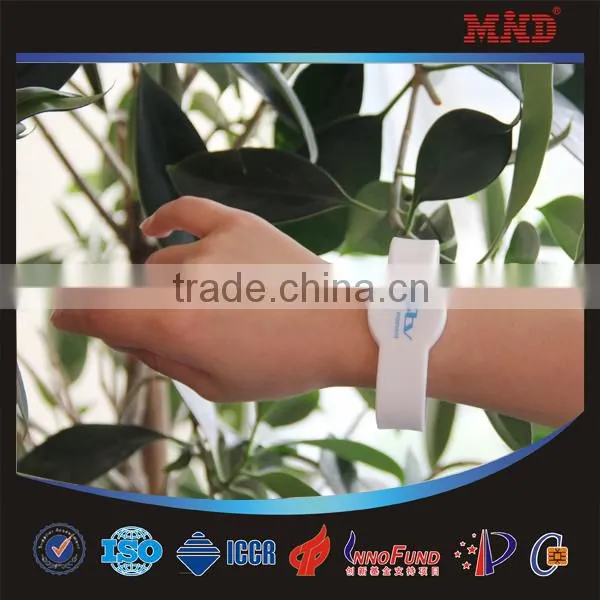 MDW410 Contactless Disposable Silicone RFID Wristband tag