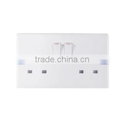 HE8913SDL 2gang and double 13A switched socket with neon