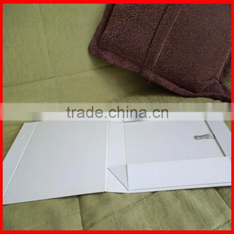New Design Quality Foil stamping Folding Magnet Paper box for clothes