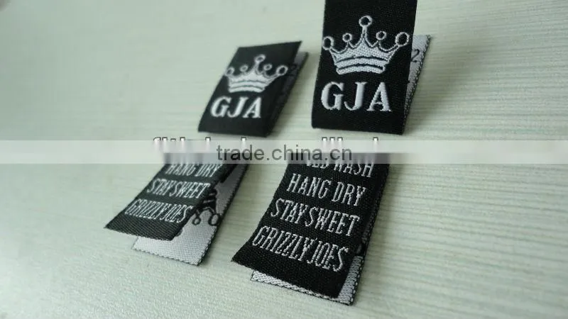 High quality custom clothing garment manufactures woven label