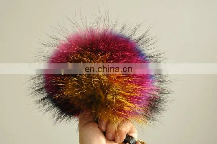 Top grade factory wholesale colorful fluffy real raccoon fur pom poms ball