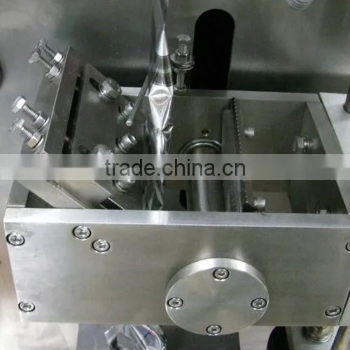 Pharmaceutical powder automatic sachet packaging machine