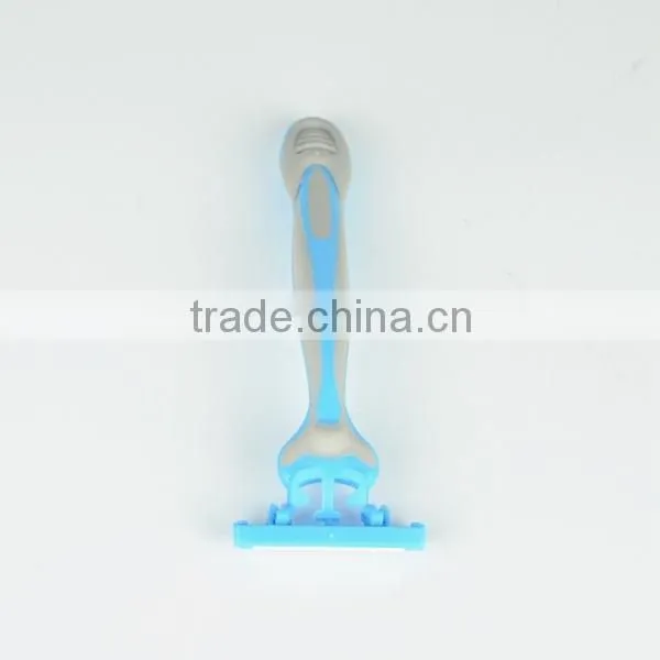 portable handle changeable triple blade disposable razor