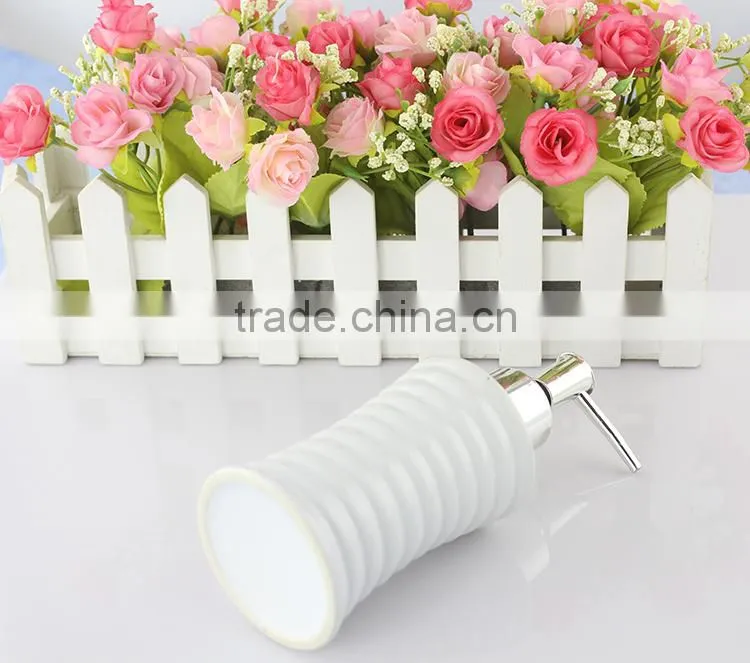 Factory wholesale custom new porcelain bath set ceramic bathroom accessory set