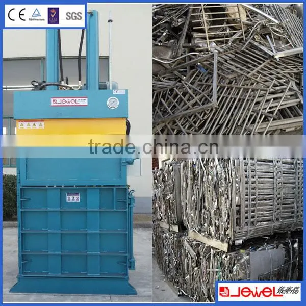 High quality factory direct sale vertical baler PET beverage bottles compress