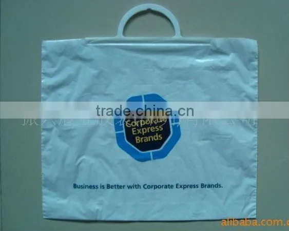 plastic clip closed handle gift bag