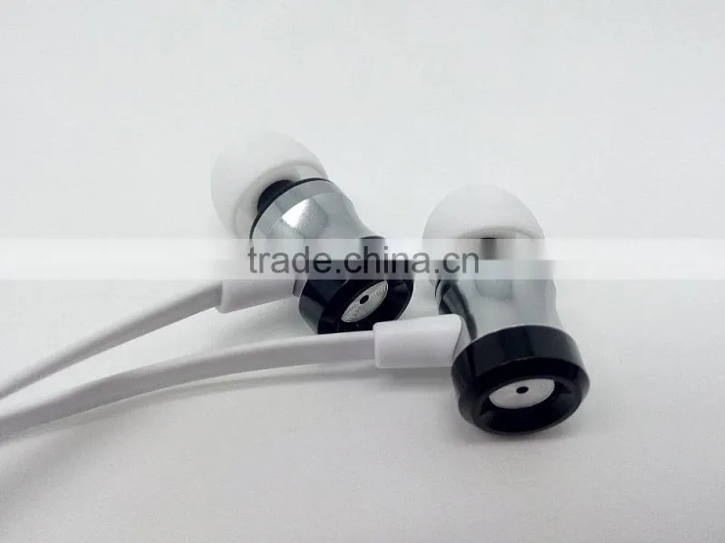 E10 2016 hot sale colorful in-ear stereo earphone with new design