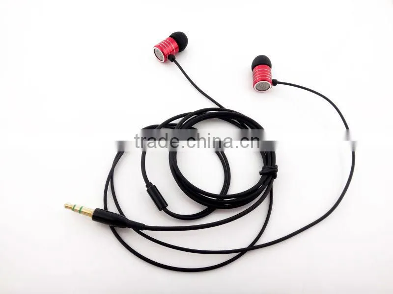 2014 hot sale skulls metal earphone