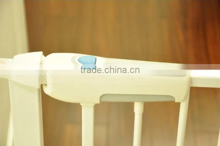 New Children's safety door good quantity Pet safety door stairs fence