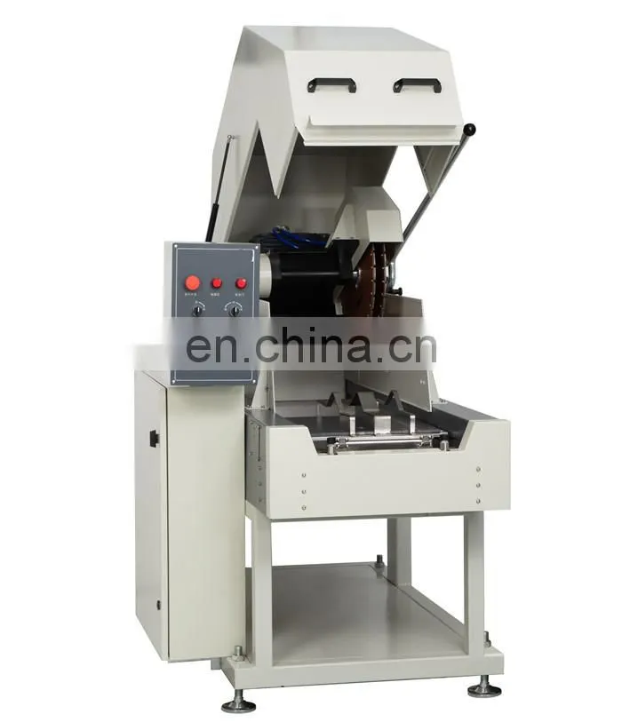Asphalt mixture cutting machine for specimen bending test