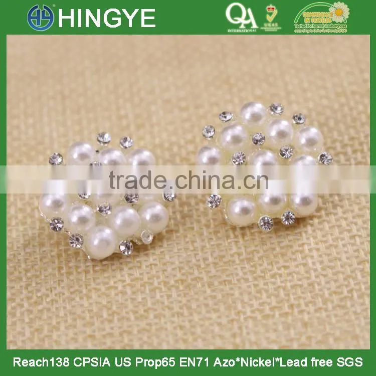 Hot selling white pearl flower rhinestone button 15772