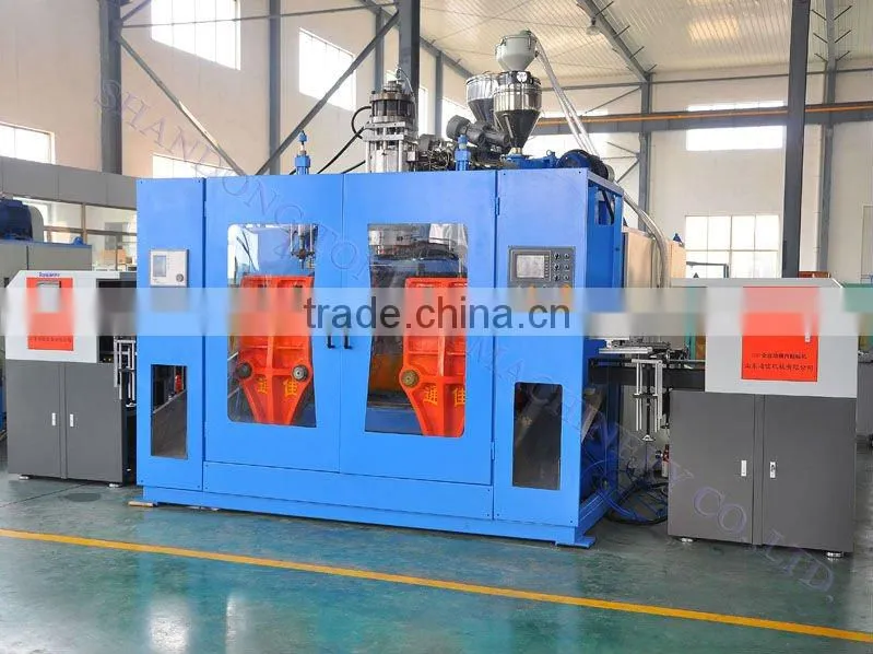 plastic blow molding machine