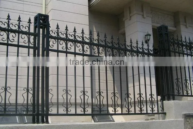 2015 Top-selling hand forged iron fence