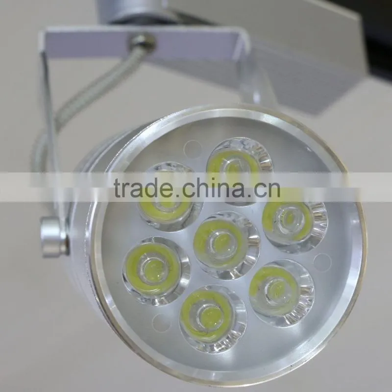 Portable led display gallery led track lighting