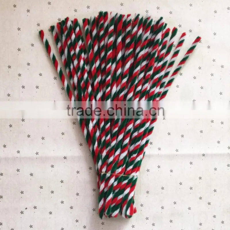 DIY crafts about Chriatmas colors for twisted pipe cleaners