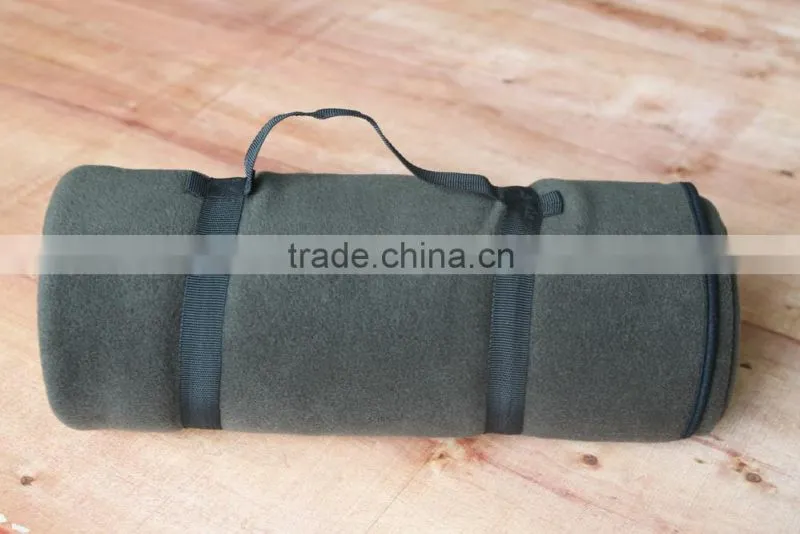 luxury and soft travel fleece blanket with handle strap from blanket factory China