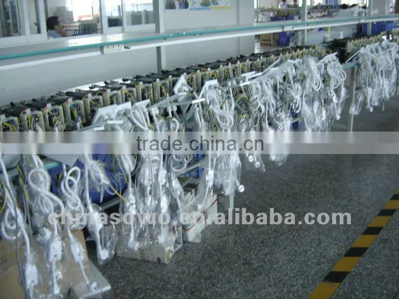 Steam generator for steam room