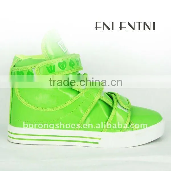 Chinese manufacturers wholesale men's fashion leisure sports shoes