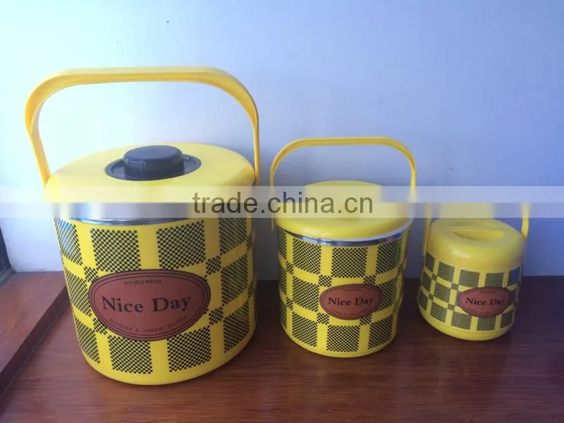 plastic food storage container