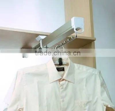 Pull-out clothes rack