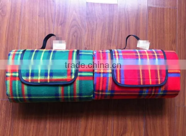 Polyester easy portable various strip print polar fleece picnic blanket