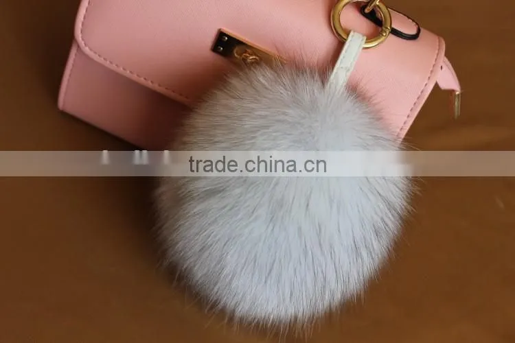 2016 Latest Fashion White Black 100% Real Fox Fur Pom Pom Girl Keychains