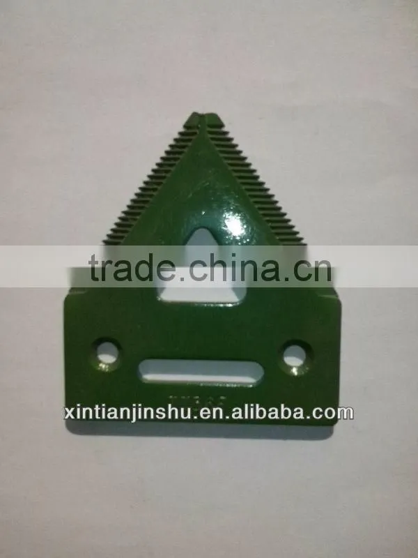 Combine harvester knife section