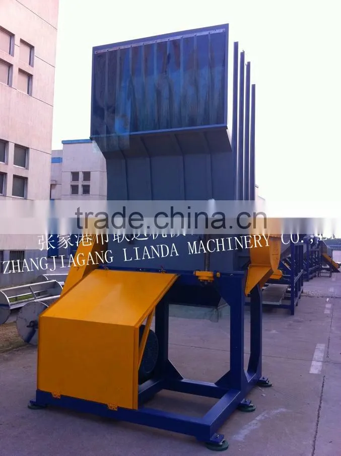 PET plastic bottle crusher