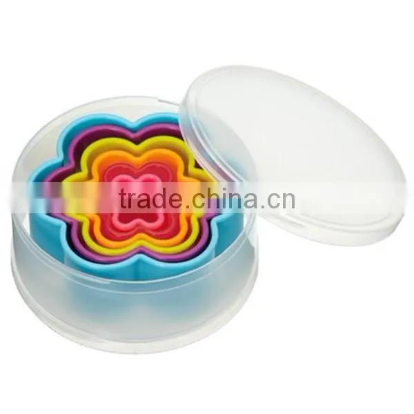 CC-7636 Set Of 6 Assorted Colors Plastic flower cookie cutter