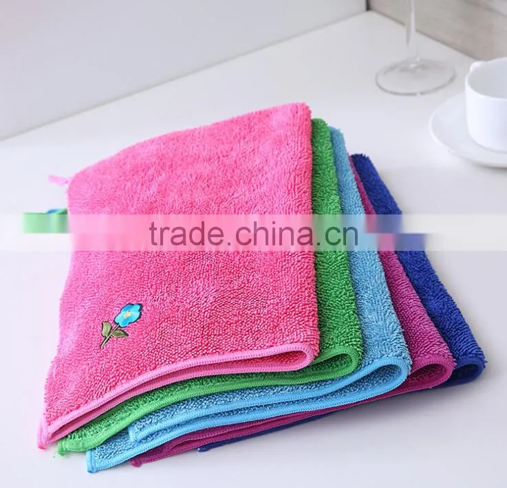 Super absorbent microfiber cleaning wipes