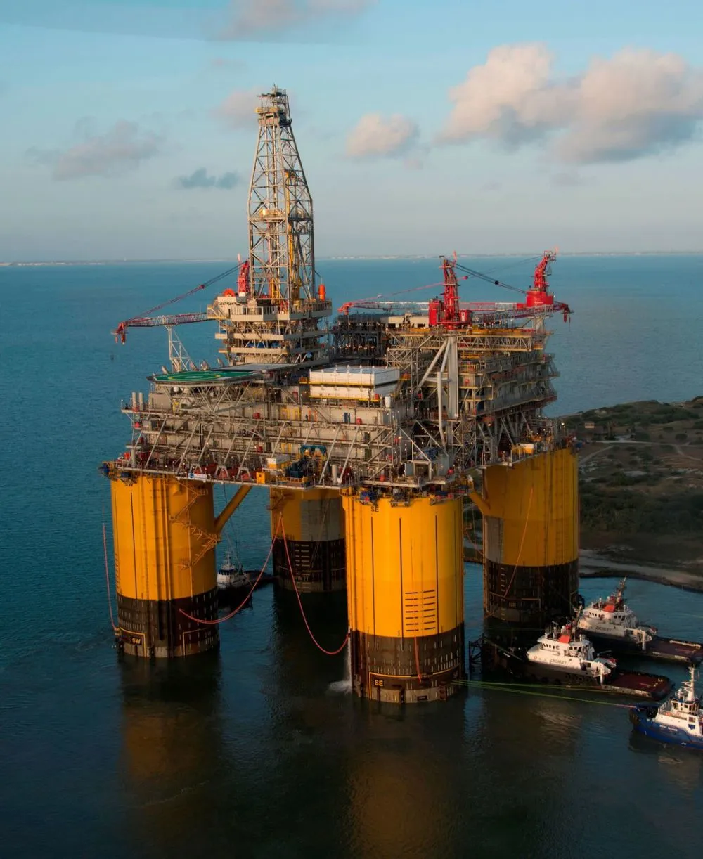 The 15 Biggest Oil Rigs/Structure in the World - No.9